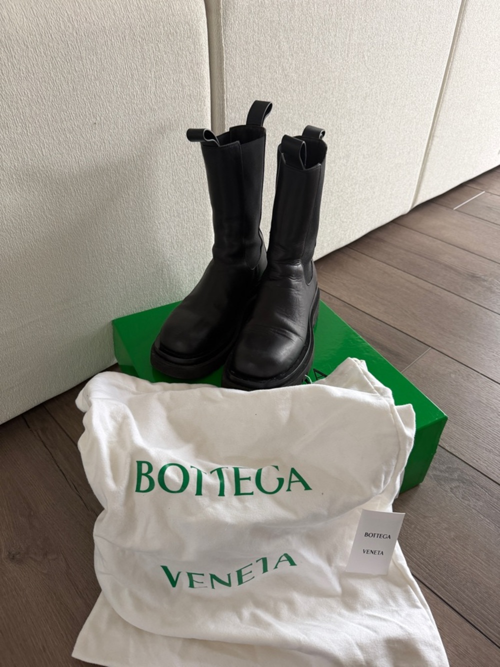 Bottega Veneta Black Leather Lug Sole Lace-Up Boots - Picture 6 of 7